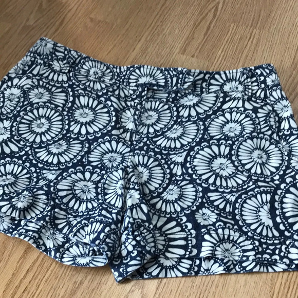 Loft Indigo Medallion Print Shorts size 10 - Picture 1 of 6